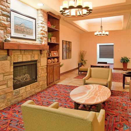 Holiday Inn Express & Suites Gallup East By Ihg Exterior foto