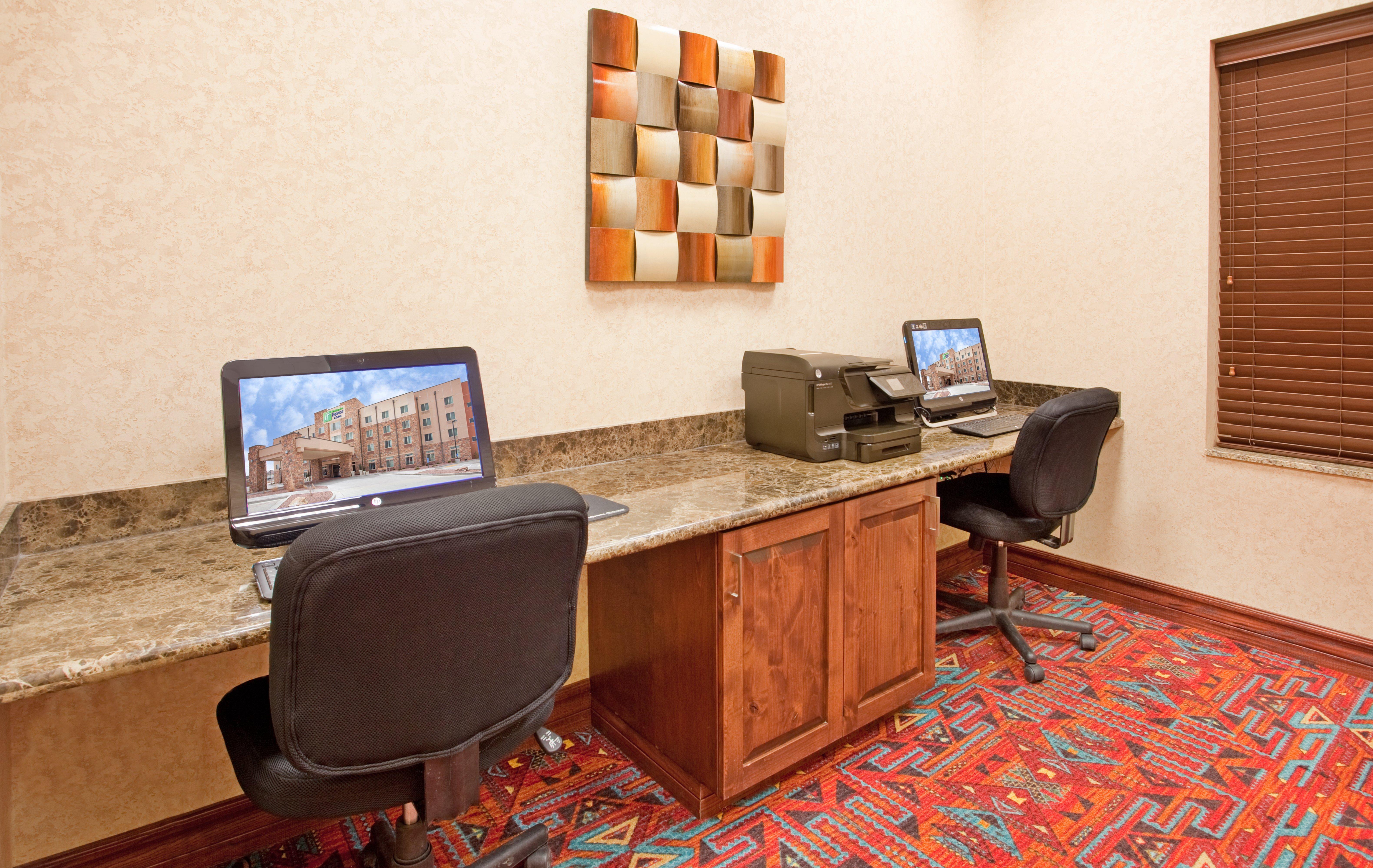Holiday Inn Express & Suites Gallup East By Ihg Exterior foto